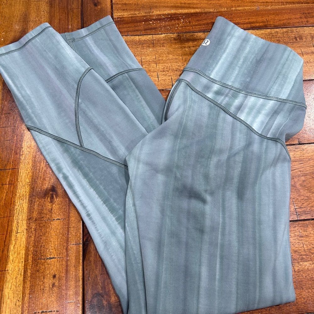 Lululemon In Movement Tight 25”